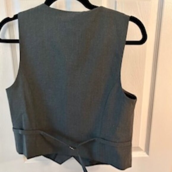 Zara Gray Buttoned Vest - Picture 4 of 6